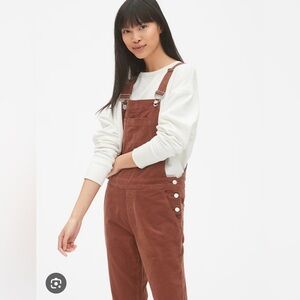 Gap skinny cord overalls in russet